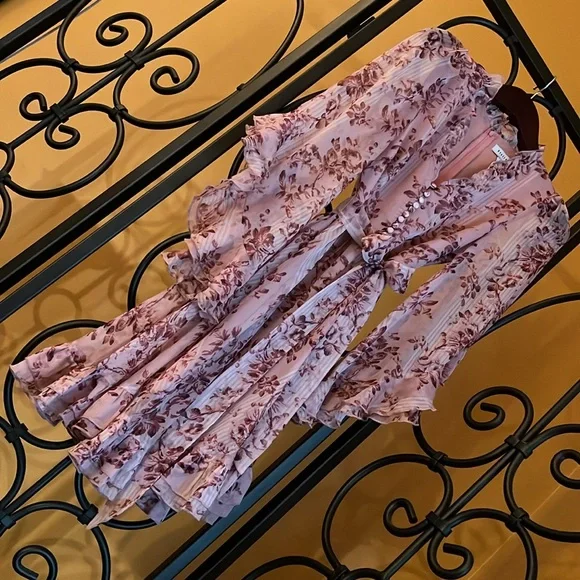 STELLAH Blush Floral Dress - Picture 3 of 16